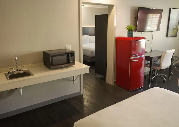 Americana Modern Hotel