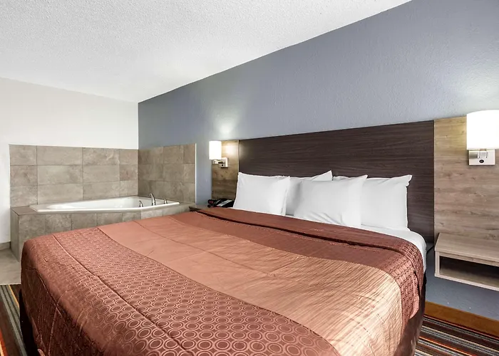 Quality Inn & Suites Sulphur Springs