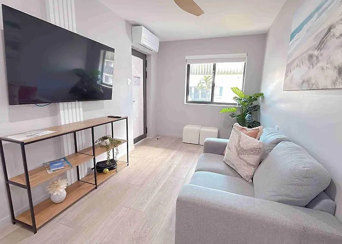 Belmoral Corporate Suites (Adults Only)