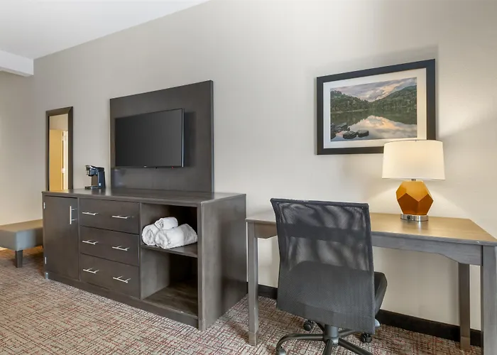 Best Western Plus Elizabethtown Inn & Suites