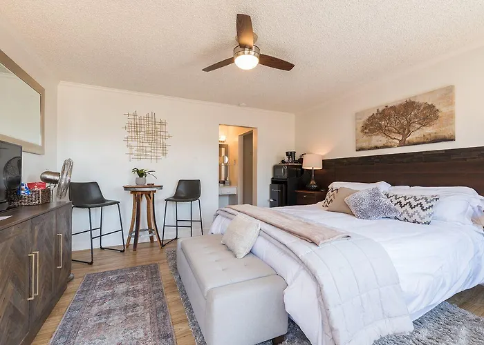 Shell Beach Inn