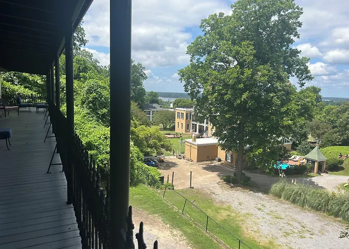 The Inn At Cedar Grove