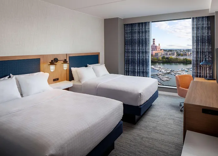 Hampton By Hilton At The Boston Seaport District