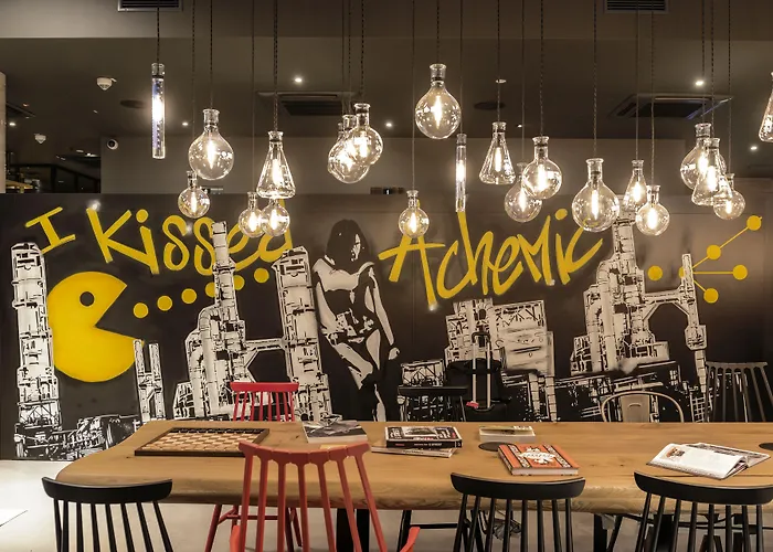 Moxy Edinburgh Airport