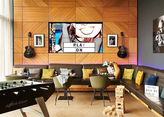 Moxy Edinburgh Airport