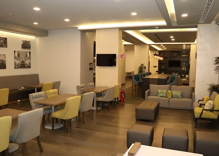Hampton Inn & Suites By Hilton Puebla