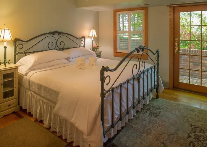 Beaufort House Inn