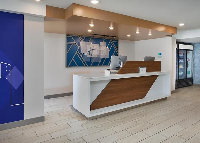 Holiday Inn Express Hotel & Suites Uptown Fredericton By Ihg