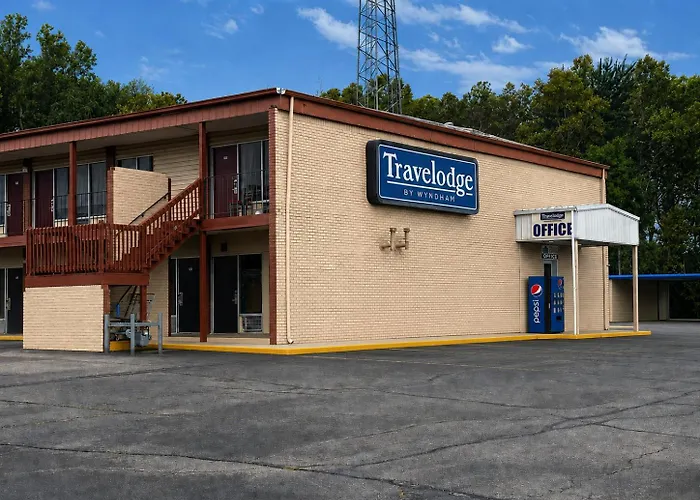 Travelodge By Wyndham Seymour