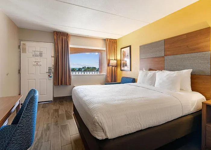 Beachfront Palms Resort Galveston, An Ascend Collection Hotel