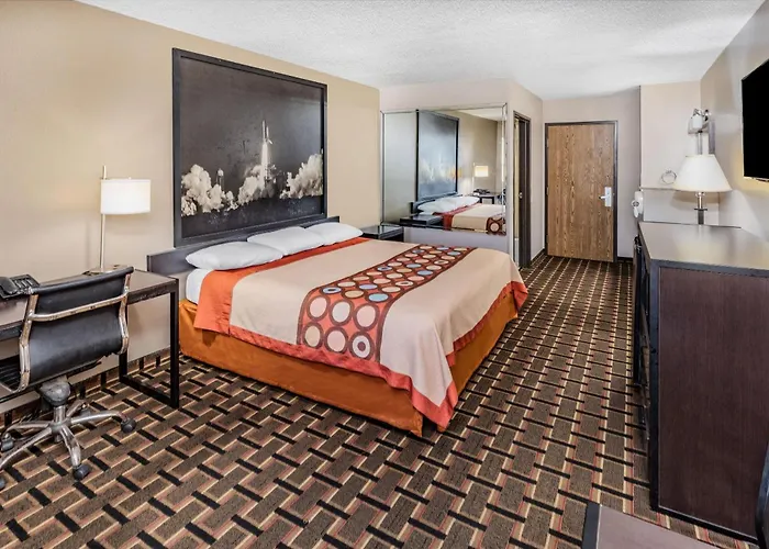 Super 8 By Wyndham League City Kemah Area