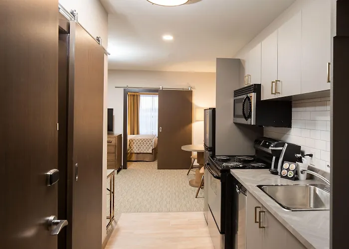 Pomeroy Inn & Suites Prince George