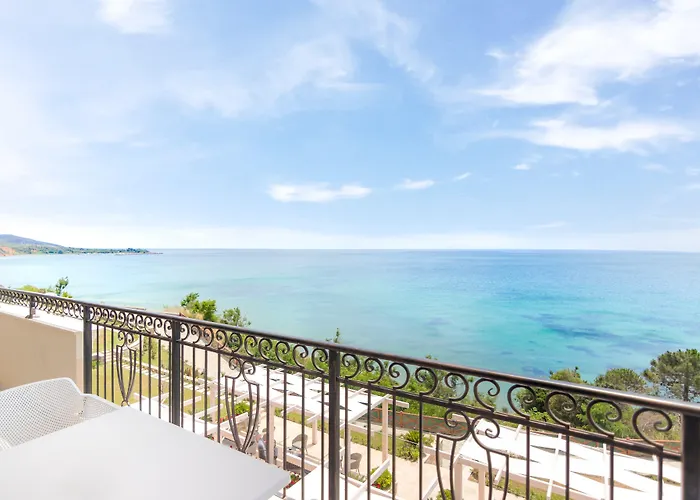 King Maron Beach Hotel & Spa