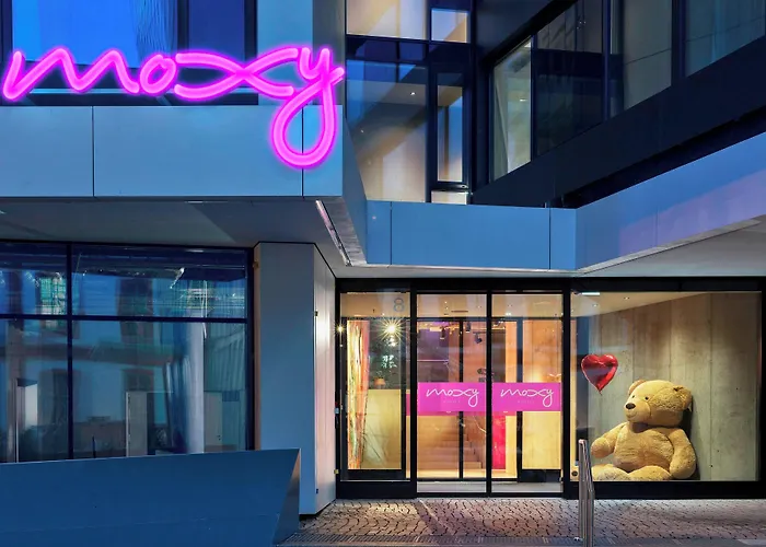 Moxy Frankfurt City Center