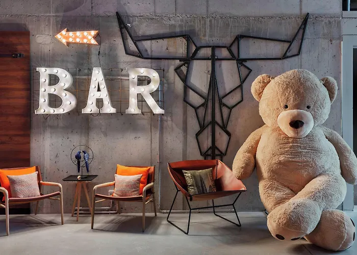 Moxy Frankfurt City Center