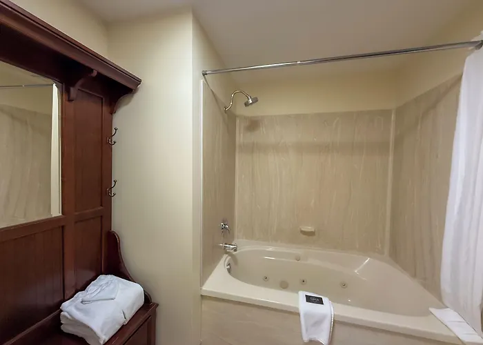 Canmore Inn & Suites