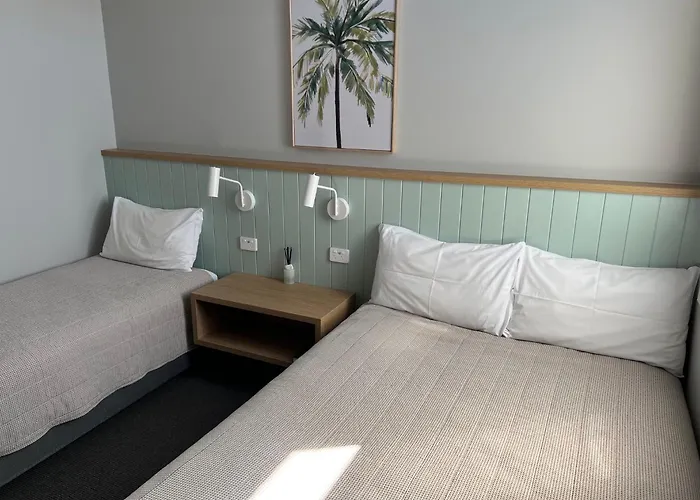 Australian Hotel Young