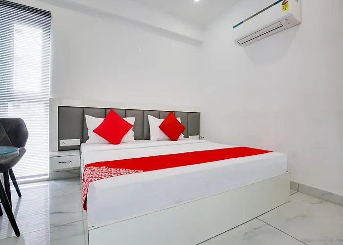 Hotel O Sky White House