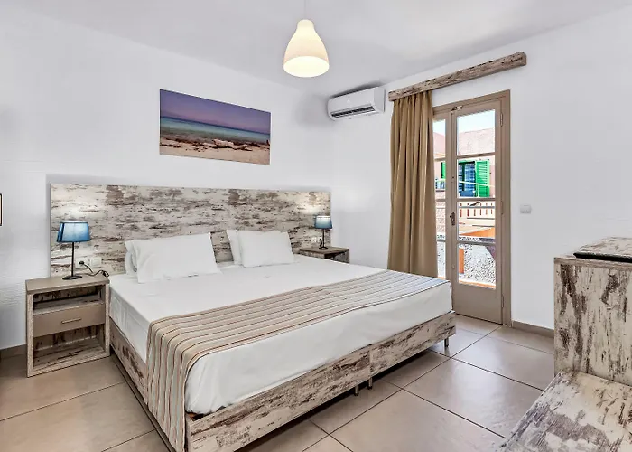 Evina Rooms & Suites