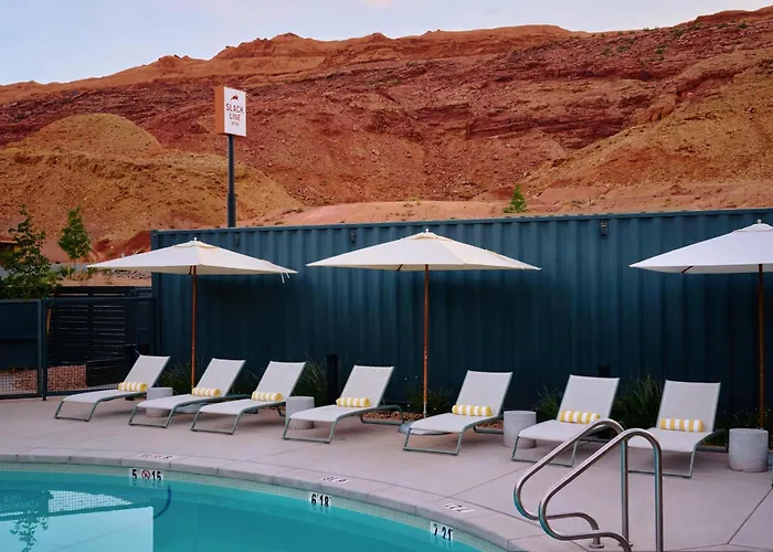 Slackline Moab, Outset Collection By Hilton