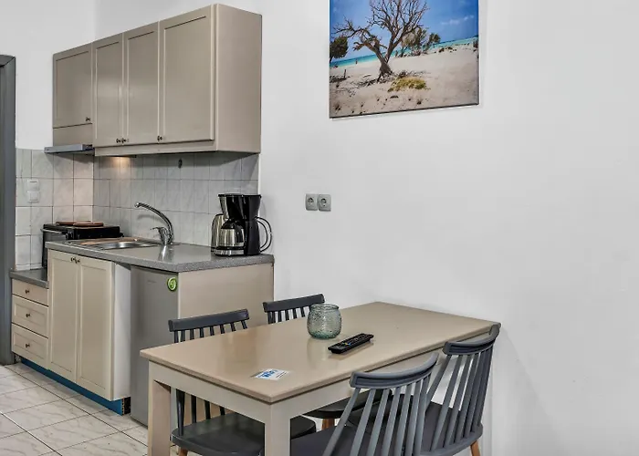 Evina Rooms & Suites