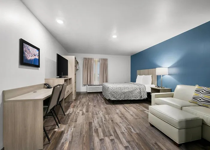 Woodspring Suites Dearborn Detroit