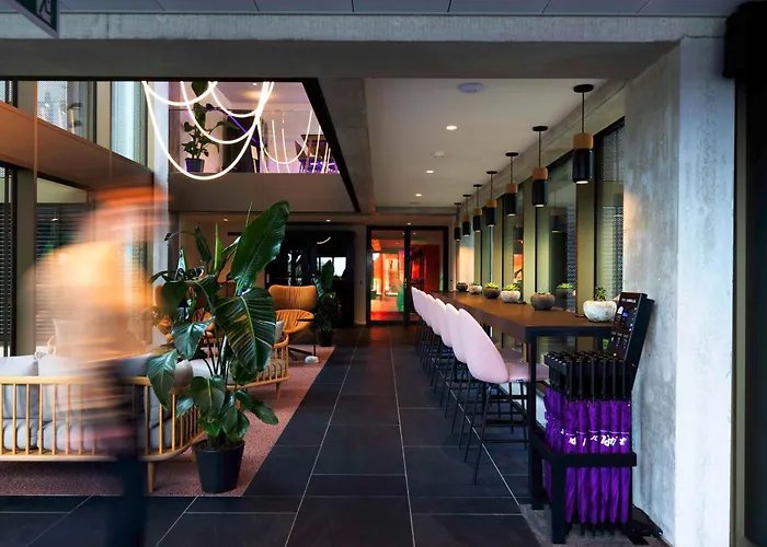 Yotel Geneva Lake, Select By Hilton