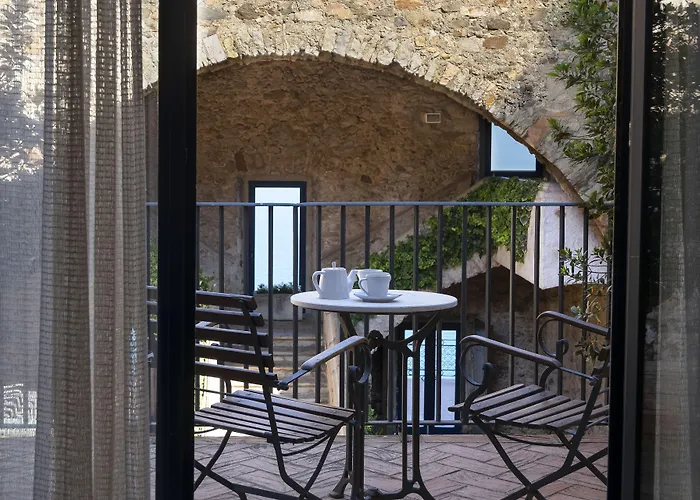 El Far Hotel Restaurant