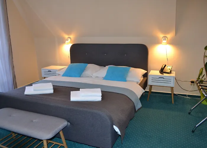 Greenwood hotel
