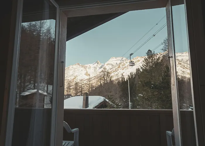 Hotel The Larix Ski-In Ski-Out