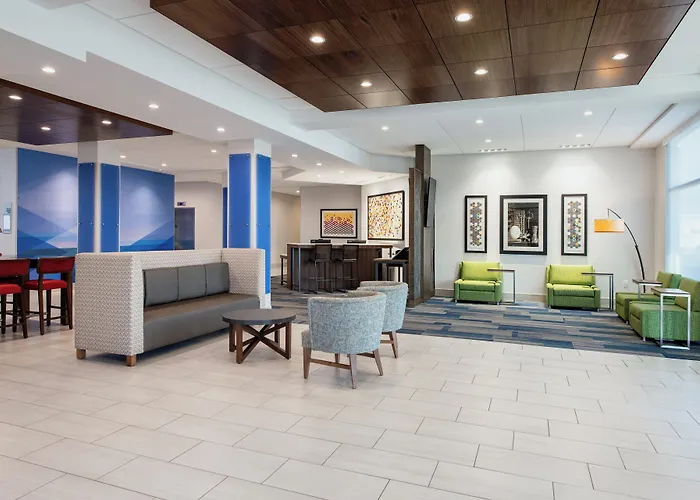 Holiday Inn Express & Suites Kelowna - East By Ihg