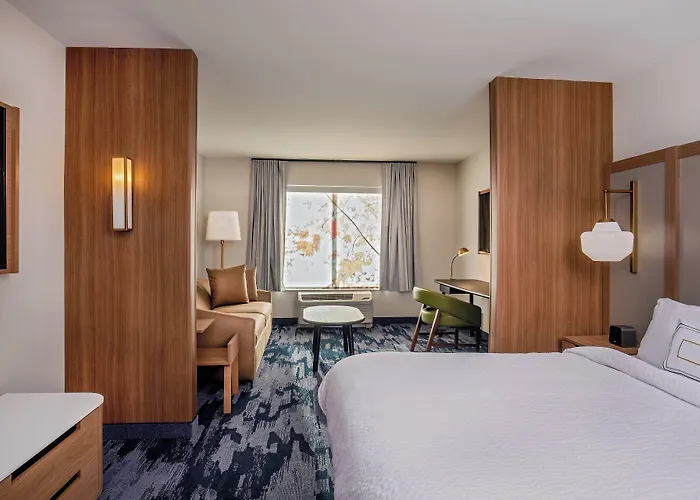 Fairfield Inn & Suites By Marriott Boston Walpole