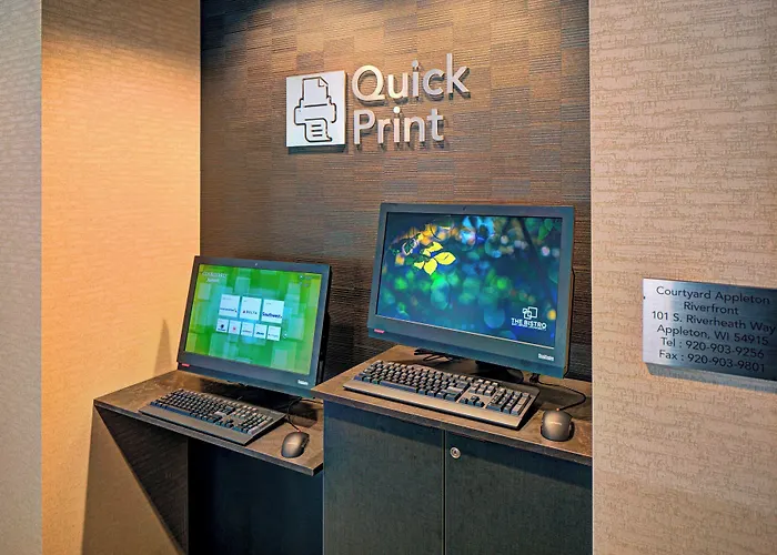 Courtyard By Marriott Appleton Riverfront