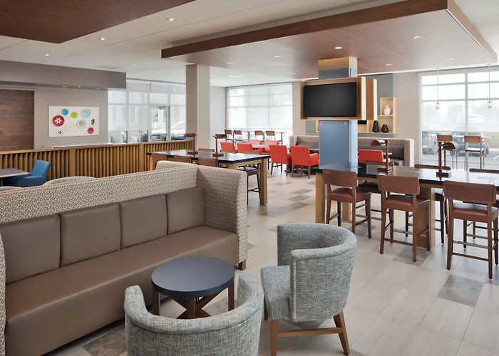 Holiday Inn Express & Suites - Portland Airport - Cascade Stn By Ihg