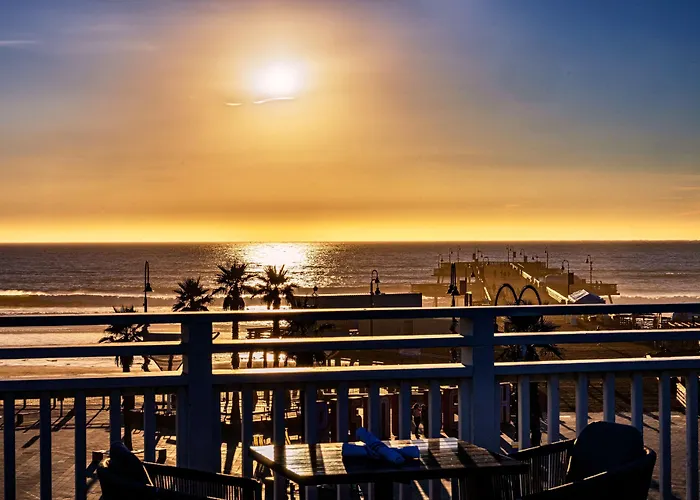 Inn At The Pier Pismo Beach, Curio Collection By Hilton