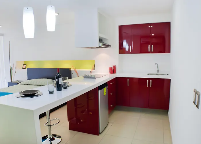 Ramada By Wyndham Acapulco Hotel & Suites