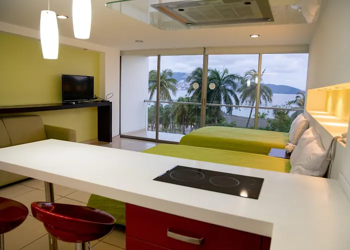 Ramada By Wyndham Acapulco Hotel & Suites