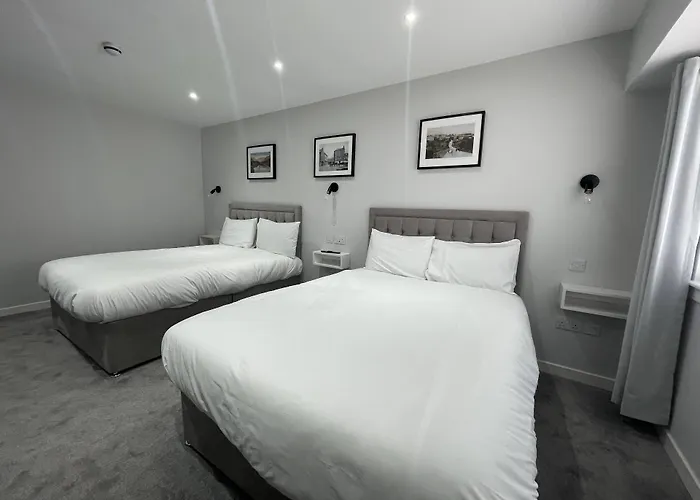 Airlie Arms Hotel