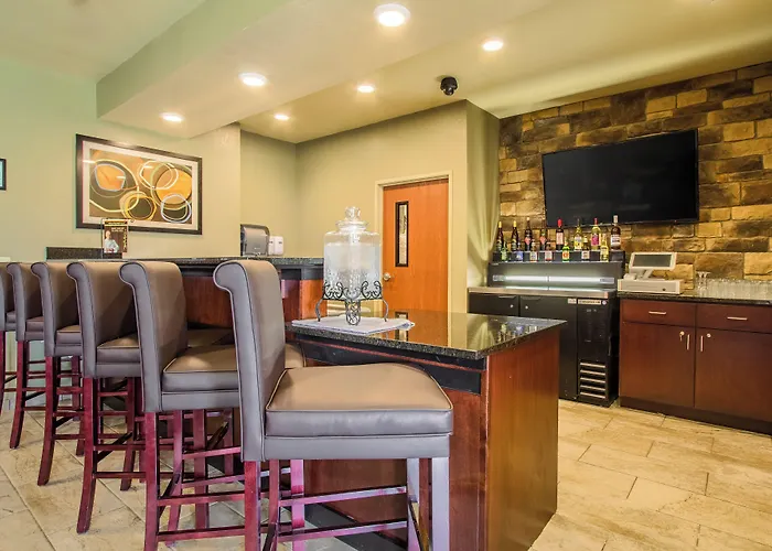 Cobblestone Hotel & Suites - Orrville