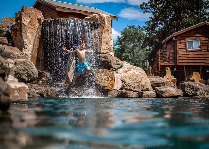 Natura Vue Resort & Boathouse