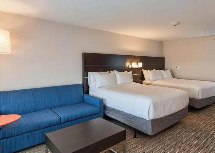Holiday Inn Express & Suites - Dodge City By Ihg