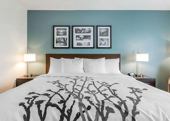 Sleep Inn & Suites West Des Moines Near Jordan Creek
