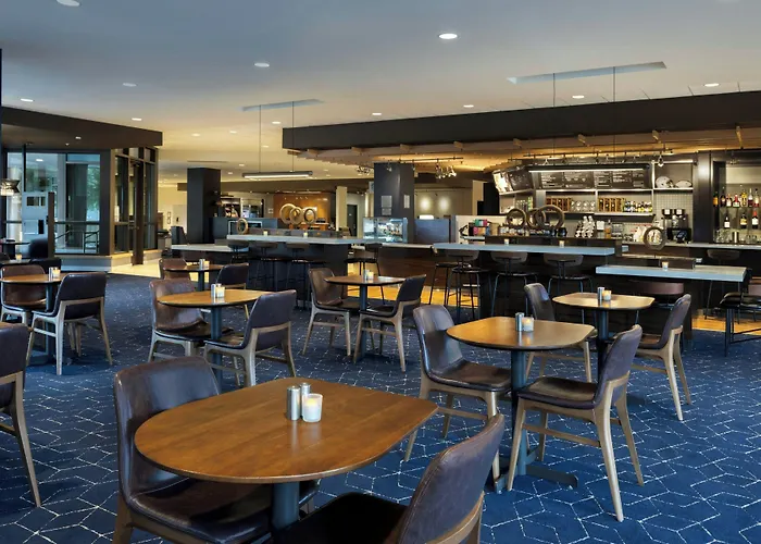 Courtyard By Marriott Redwood City