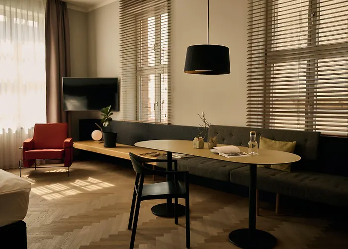 Melter Hotel & Apartments - A Neighborhood Hotel