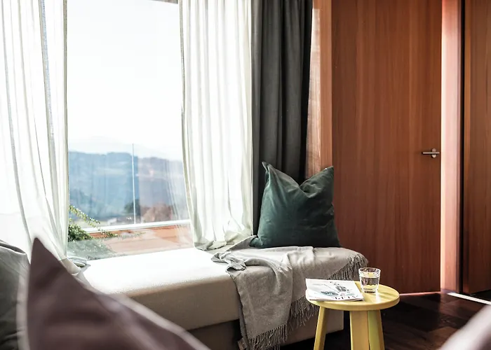 La Paula Apartments & Suites