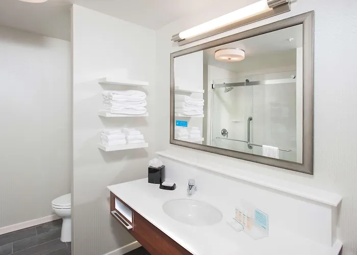 Hampton Inn & Suites Lax El Segundo