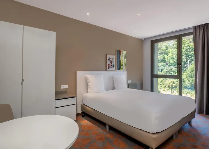 Spark By Hilton Lyon Park Saone