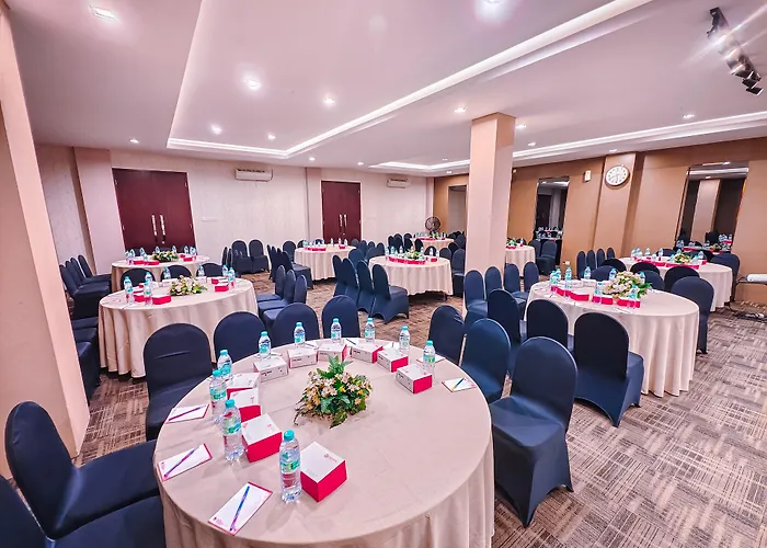 Viva Hotel Kediri, Azana Hotels Collection