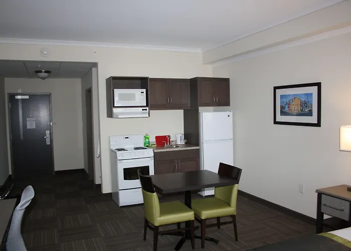 Crossroads Inn & Suites