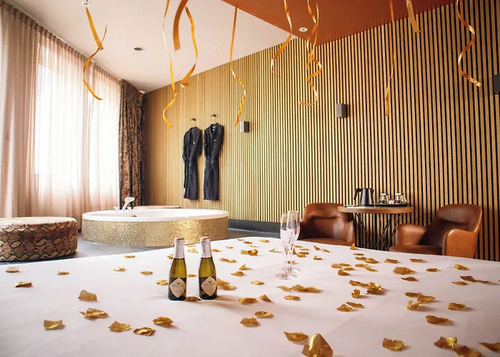 Manzo's Suites